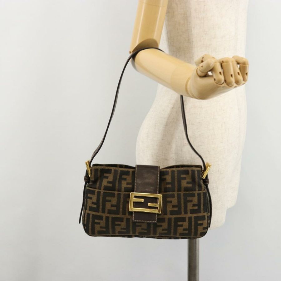 【日本直送】FENDI Zucca帆布Mamma Baguette單肩包 黑色棕色 正品 183649SAV-22