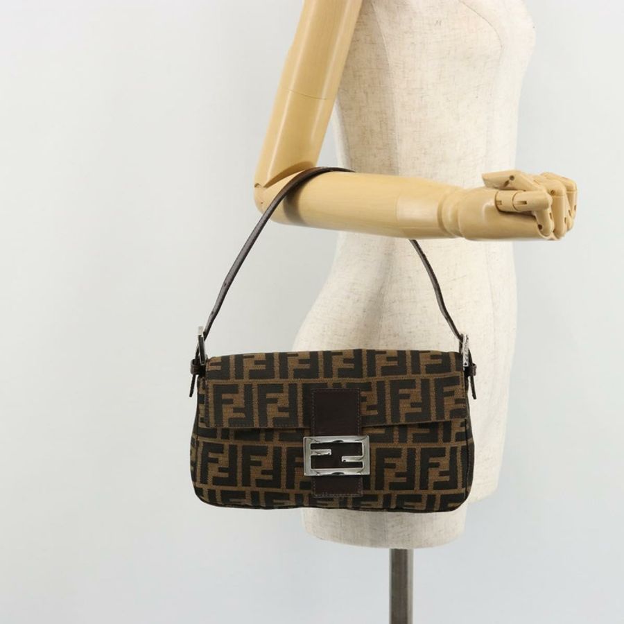 【日本直送】FENDI Zucca帆布Mamma Baguette單肩包 黑色 棕色 銀色 正品 183768SAV-25