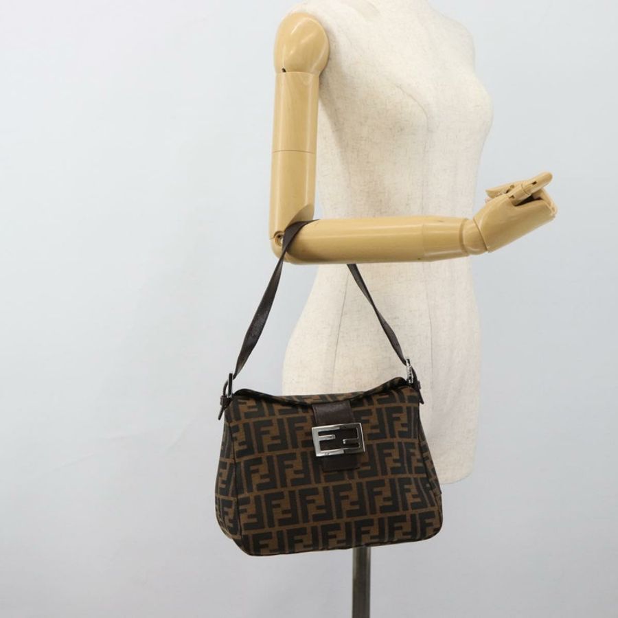【日本直送】FENDI Zucca帆布Mamma Baguette單肩包,黑色、棕色、銀色,正品,貨號183887SAM-22