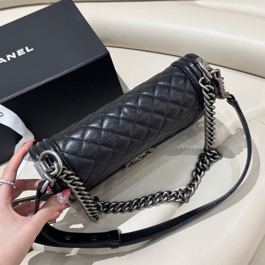 Chanel 黑銀荔枝皮中號leboy.26開-1