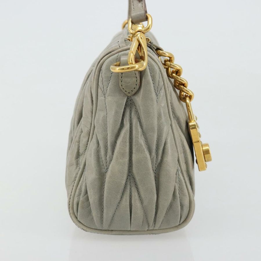 【日本直送】Miu Miu Matelasse 皮革配件包 灰色 金 正品 184365M-3
