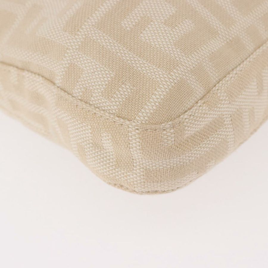 【日本直送】FENDI Zucca帆布Mamma Baguette肩背包 米色 銀色 正品 184984SAV-13