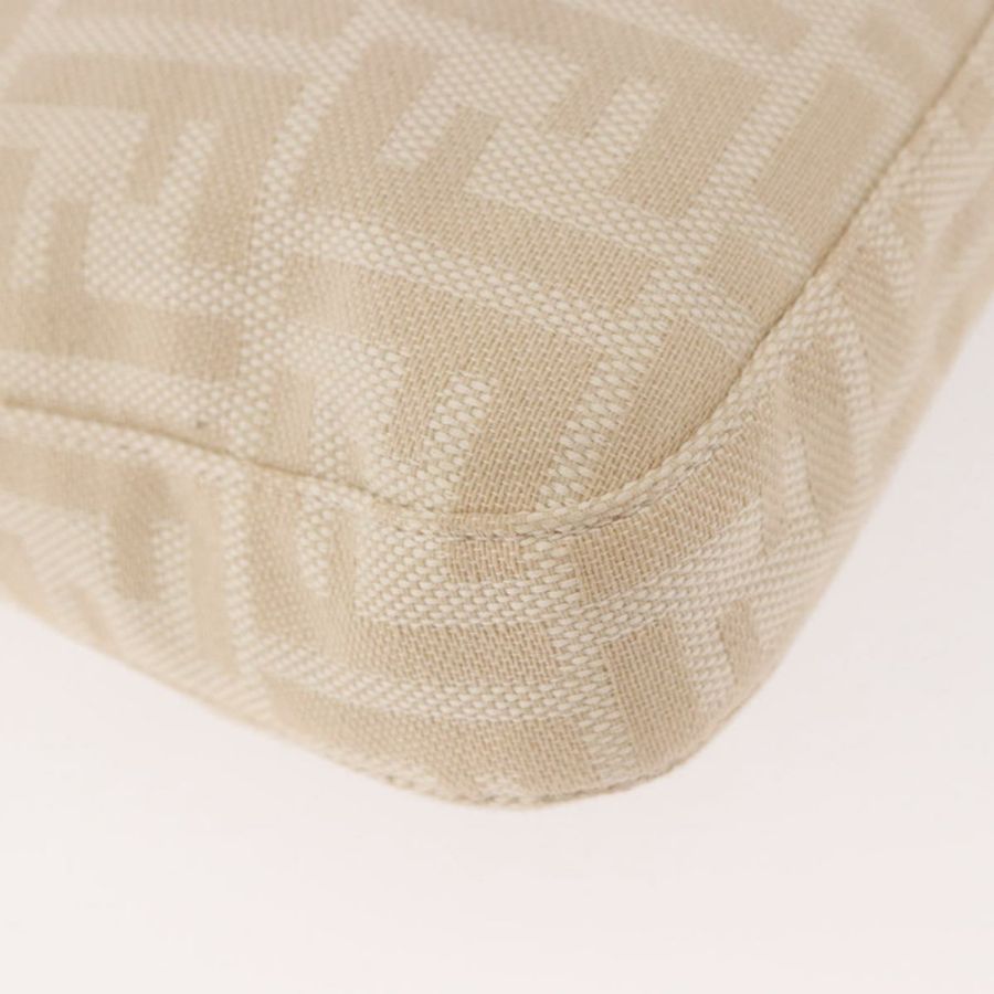 【日本直送】FENDI Zucca帆布Mamma Baguette肩背包 米色 銀色 正品 184984SAV-15