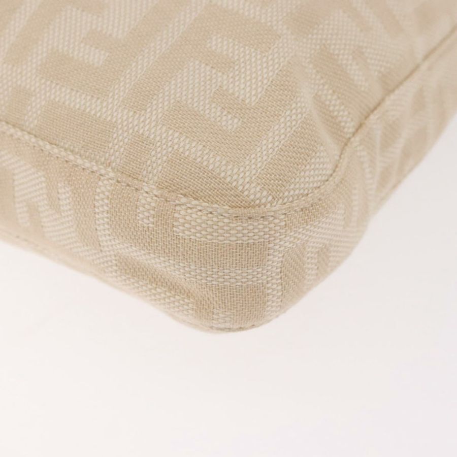 【日本直送】FENDI Zucca帆布Mamma Baguette肩背包 米色 銀色 正品 184984SAV-16