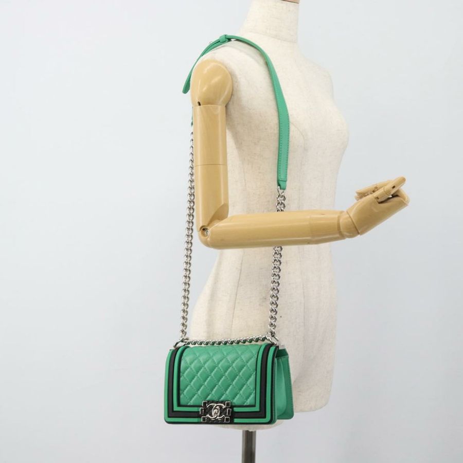 【日本直送】香奈兒 (CHANEL) 鏈條絎縫 Boy Chanel 羊皮綠色銀色 CC 認證包 184844SM-21