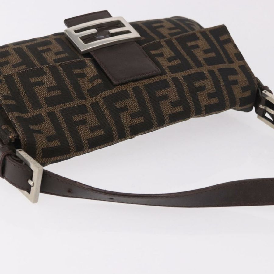 【日本直送】FENDI Zucca帆布Mamma Baguette單肩包 黑色棕色 正品 184826M-5