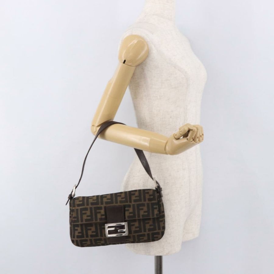 【日本直送】FENDI Zucca帆布Mamma Baguette單肩包 黑色棕色 正品 184826M-26