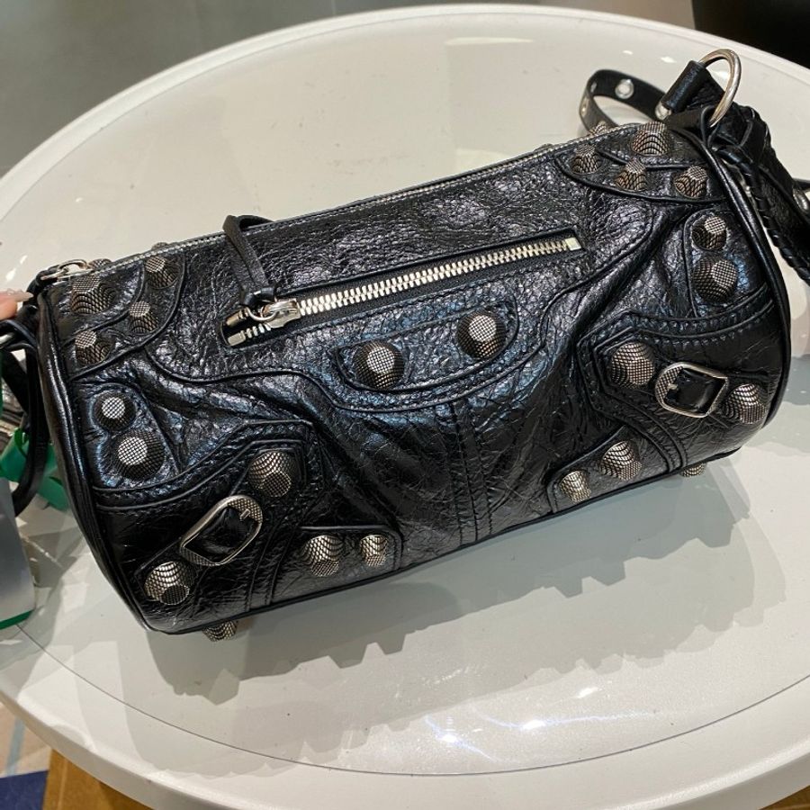 Balenciaga巴黎世家Le Cagole黑银机车可调节肩带斜挎单肩圆筒包13*24.5*13-10