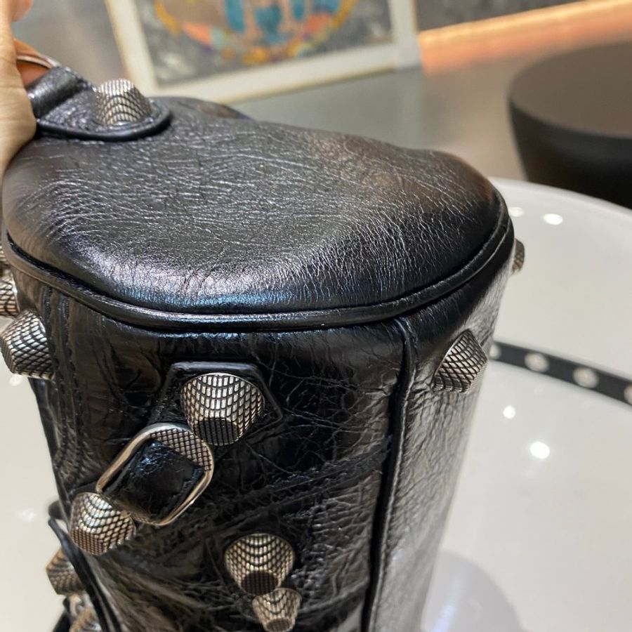 Balenciaga巴黎世家Le Cagole黑银机车可调节肩带斜挎单肩圆筒包13*24.5*13-20