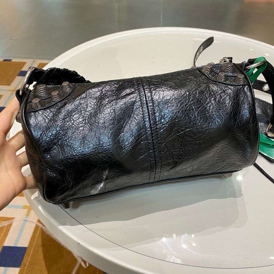Balenciaga巴黎世家Le Cagole黑银机车可调节肩带斜挎单肩圆筒包13*24.5*13-24