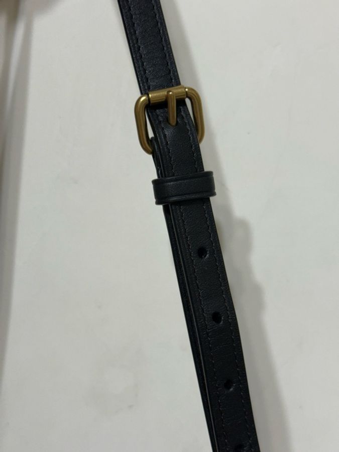 Coach 經典馬車扣斜背包-8