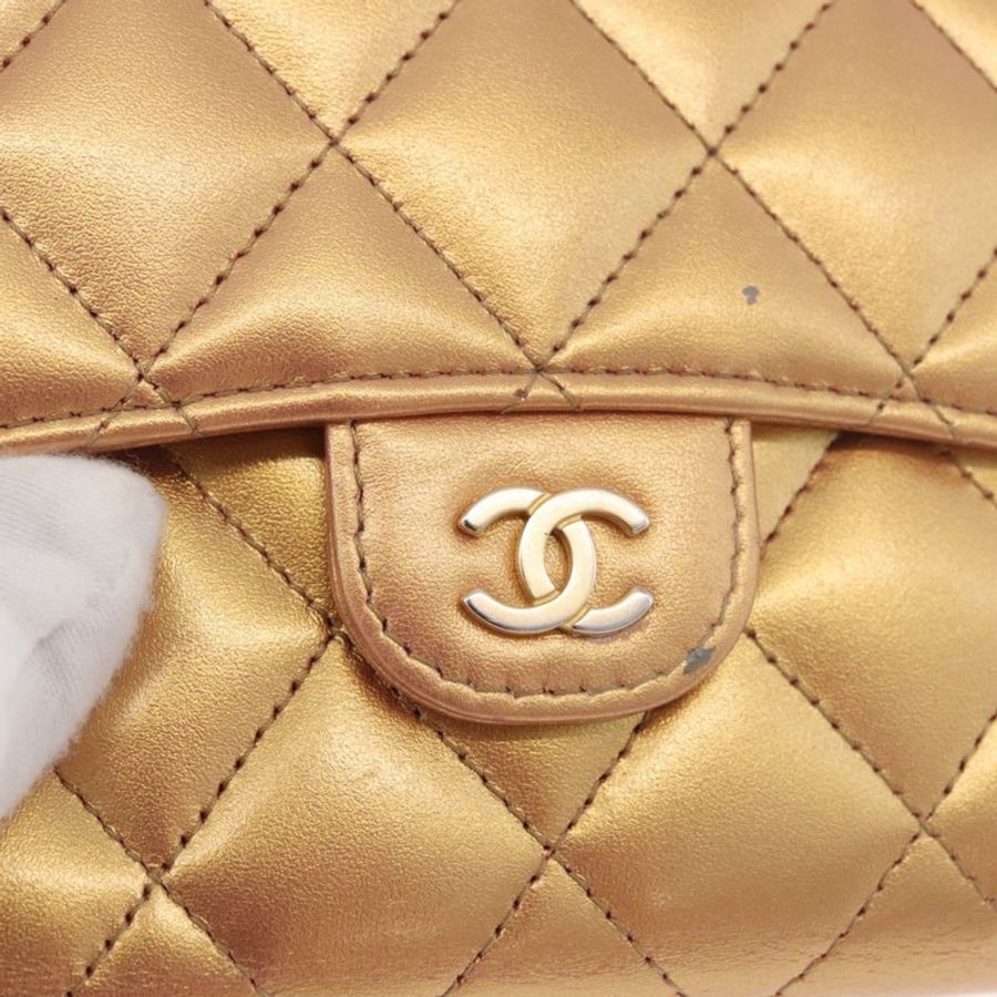 【日本直送】香奈兒 (CHANEL) Matelasse Compact 羊皮錢包,金色雙C標誌,貨號 184655M-17