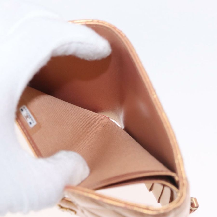 【日本直送】香奈兒 (CHANEL) Matelasse Compact 羊皮錢包,金色雙C標誌,貨號 184655M-19