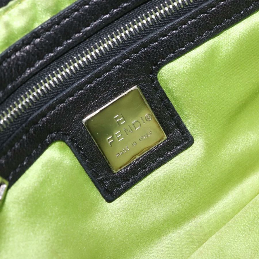 【日本直送】FENDI Mamma Baguette 單肩包,黑色銀色皮革,正品,貨號 185435SAV-21