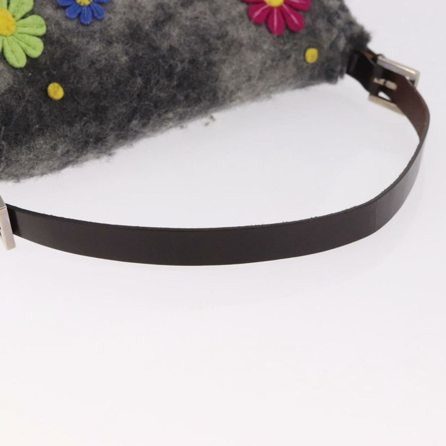 【日本直送】FENDI Floral Mamma Baguette 單肩包,毛氈材質,灰色/銀色,正品編號 185390SAM-6