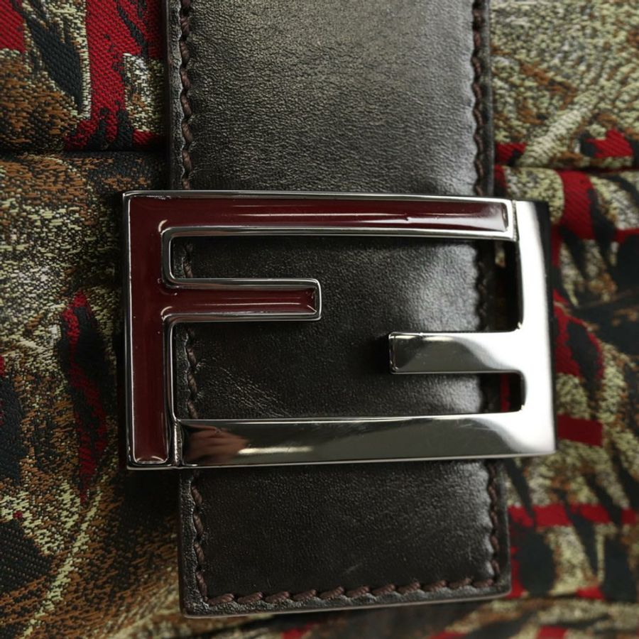 【日本直送】FENDI Zucca帆布Mamma Baguette單肩包 紅色銀色 正品 185692V-18
