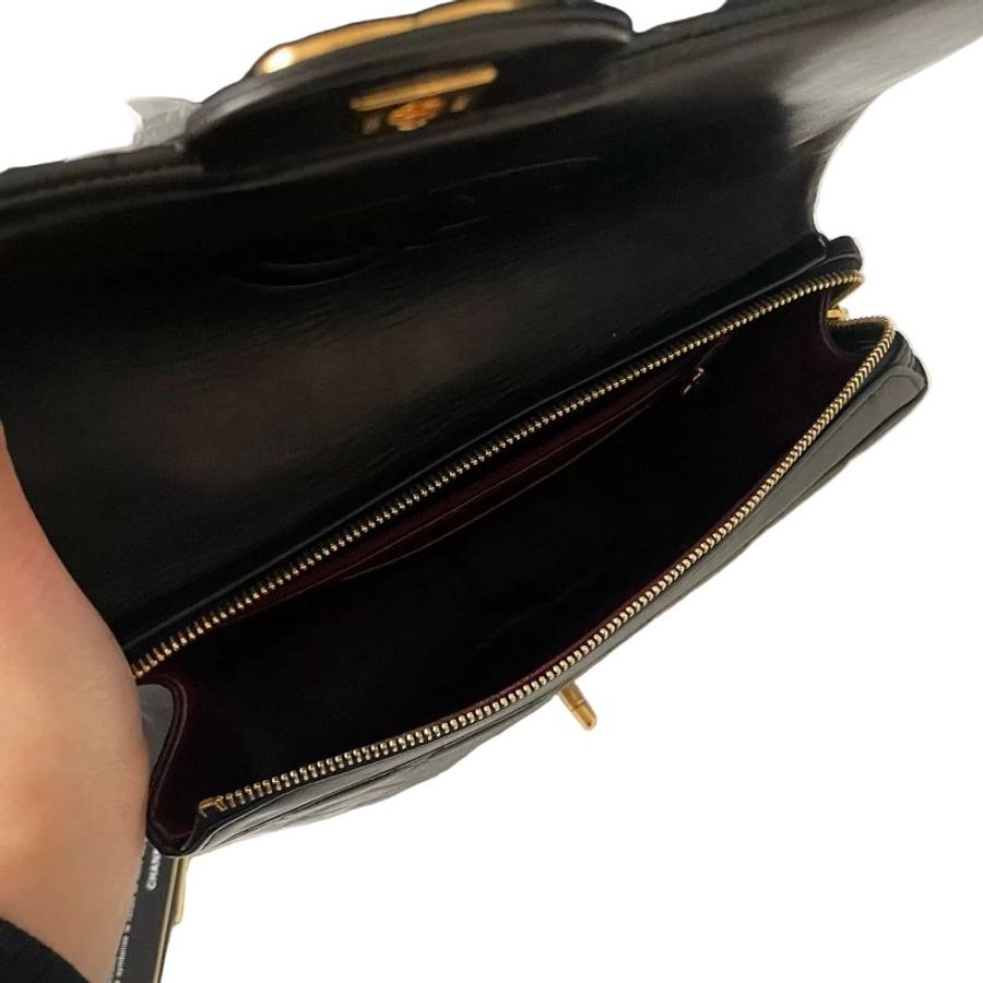 Chanel香奈兒黑金菱格紋雙C扣鏈條雙肩包-11
