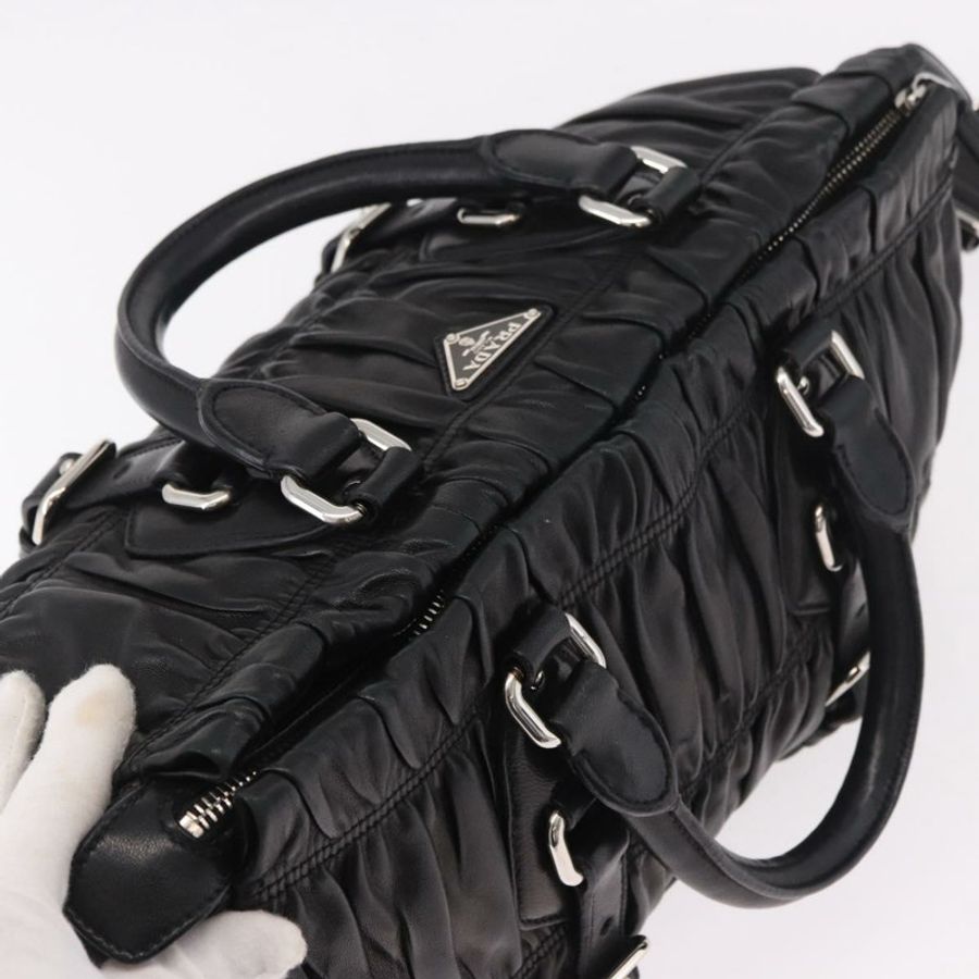 【日本直送】PRADA 羊皮褶皺手提包,兩用款,黑色/銀色,正品,貨號 187035SAV-5