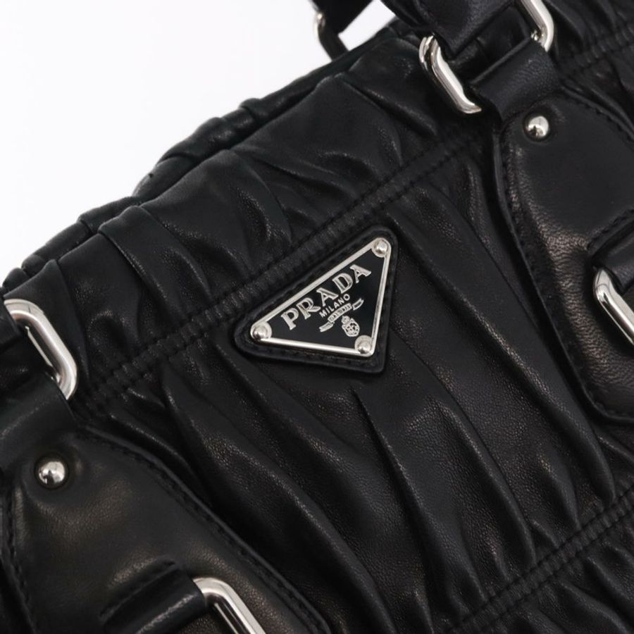 【日本直送】PRADA 羊皮褶皺手提包,兩用款,黑色/銀色,正品,貨號 187035SAV-18