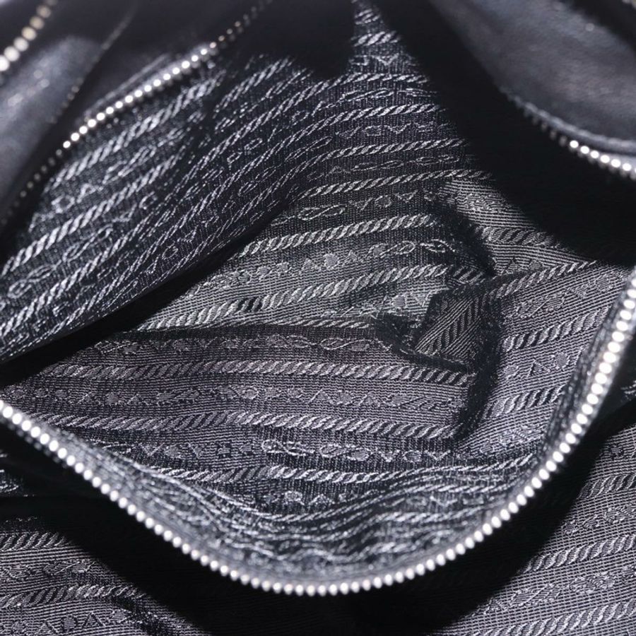 【日本直送】PRADA 羊皮褶皺手提包,兩用款,黑色/銀色,正品,貨號 187035SAV-23