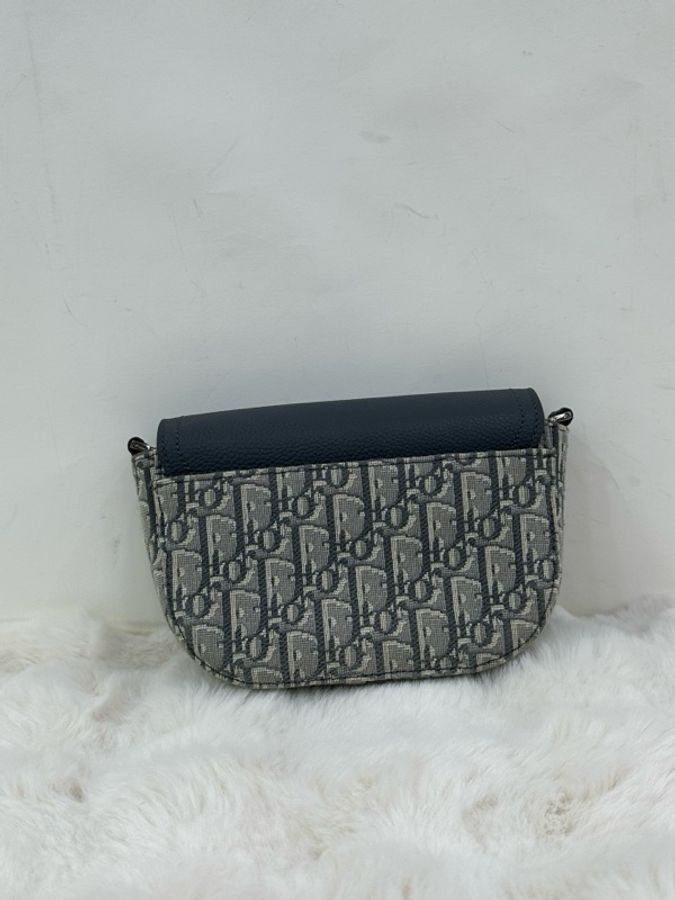 Dior 迪奧 新款信差包馬鞍包mini 24年 熱門爆款 時尚百搭 尺寸約:19x 13-2