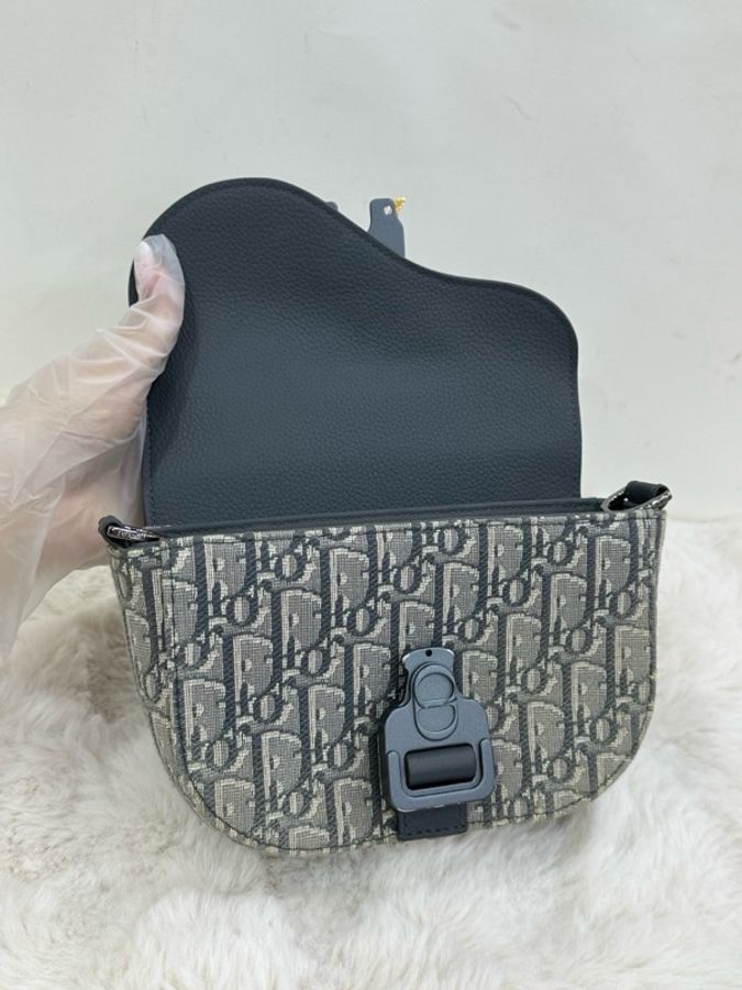 Dior 迪奧 新款信差包馬鞍包mini 24年 熱門爆款 時尚百搭 尺寸約:19x 13-6