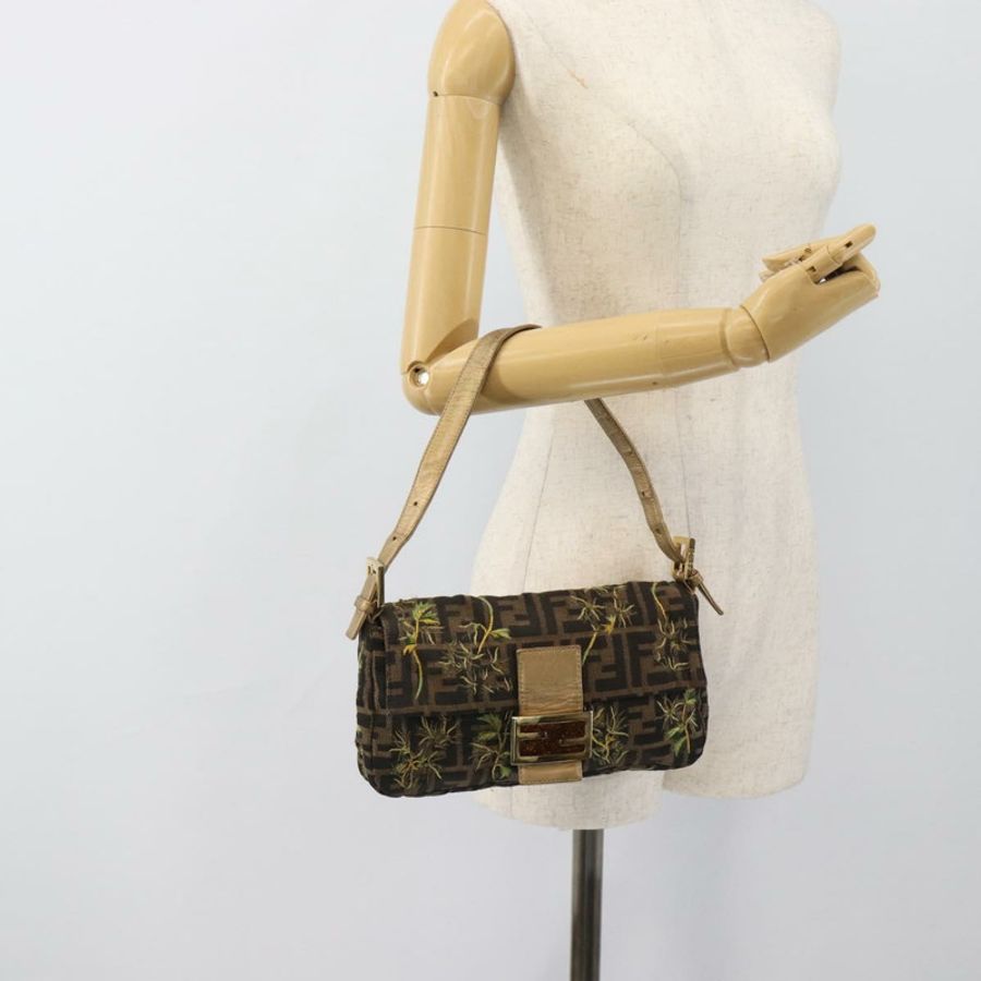 【日本直送】FENDI Zucca帆布Mamma Baguette單肩包 黑色 金 棕色 正品 187451SM-21