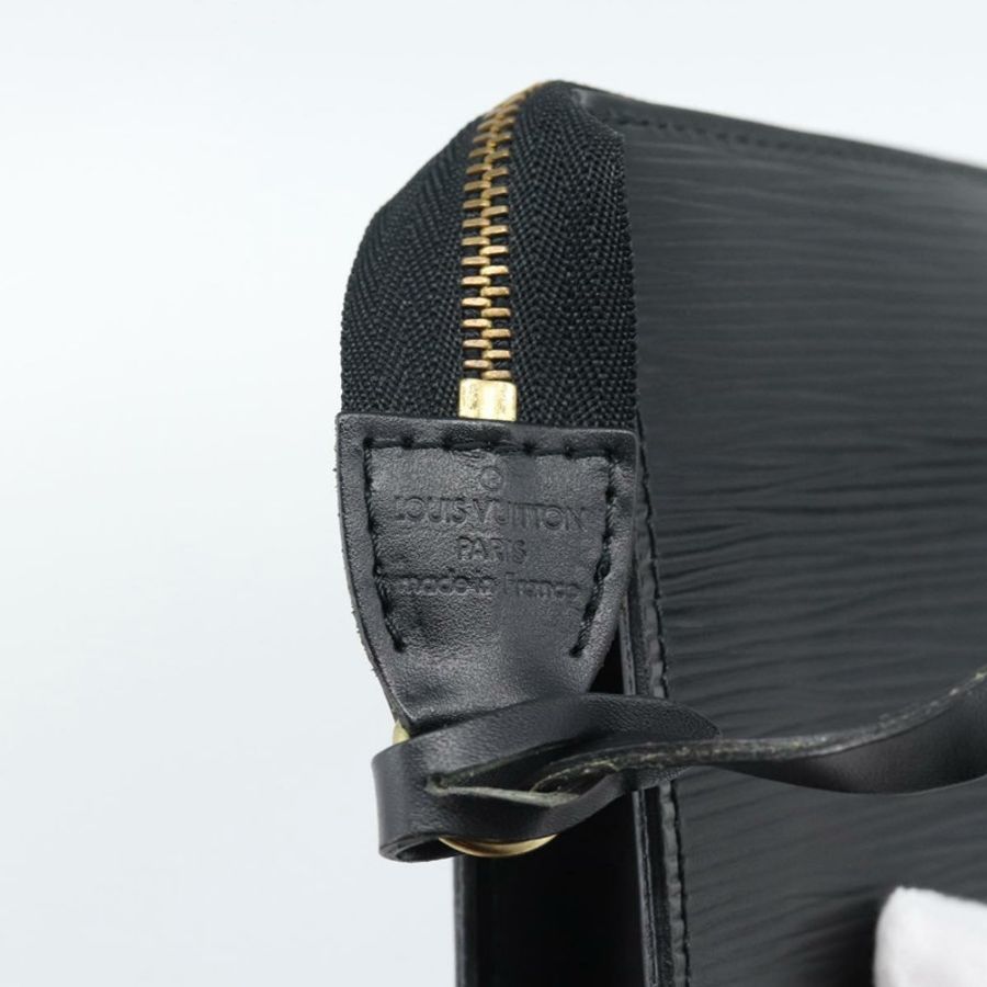 【日本直送】路易威登 Epi Pochette Accessoires 手拿包 黑色 M52982 LV Auth 187872A-18