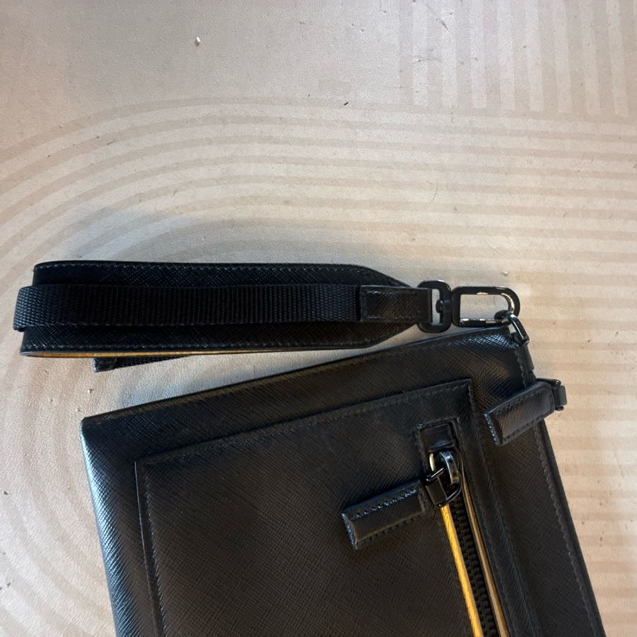 PRADA SAFFIANO牛皮手拿包-13
