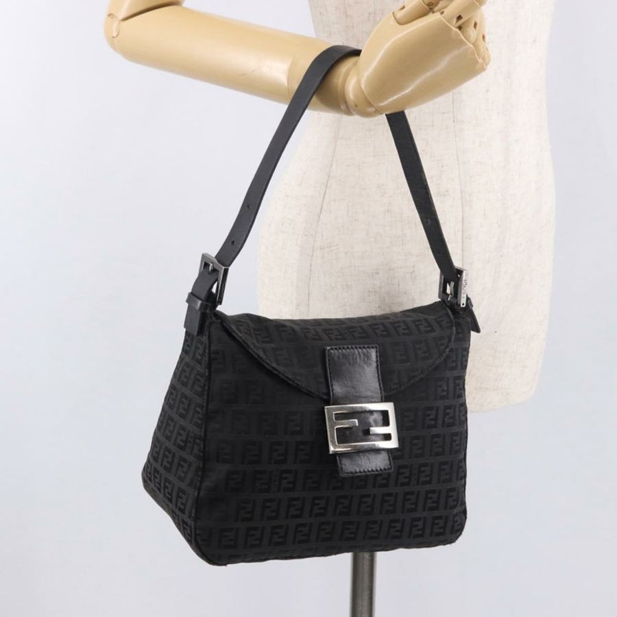 【日本直送】FENDI Zucchino帆布Mamma Baguette單肩包 黑色 銀色 正品 186623A-24