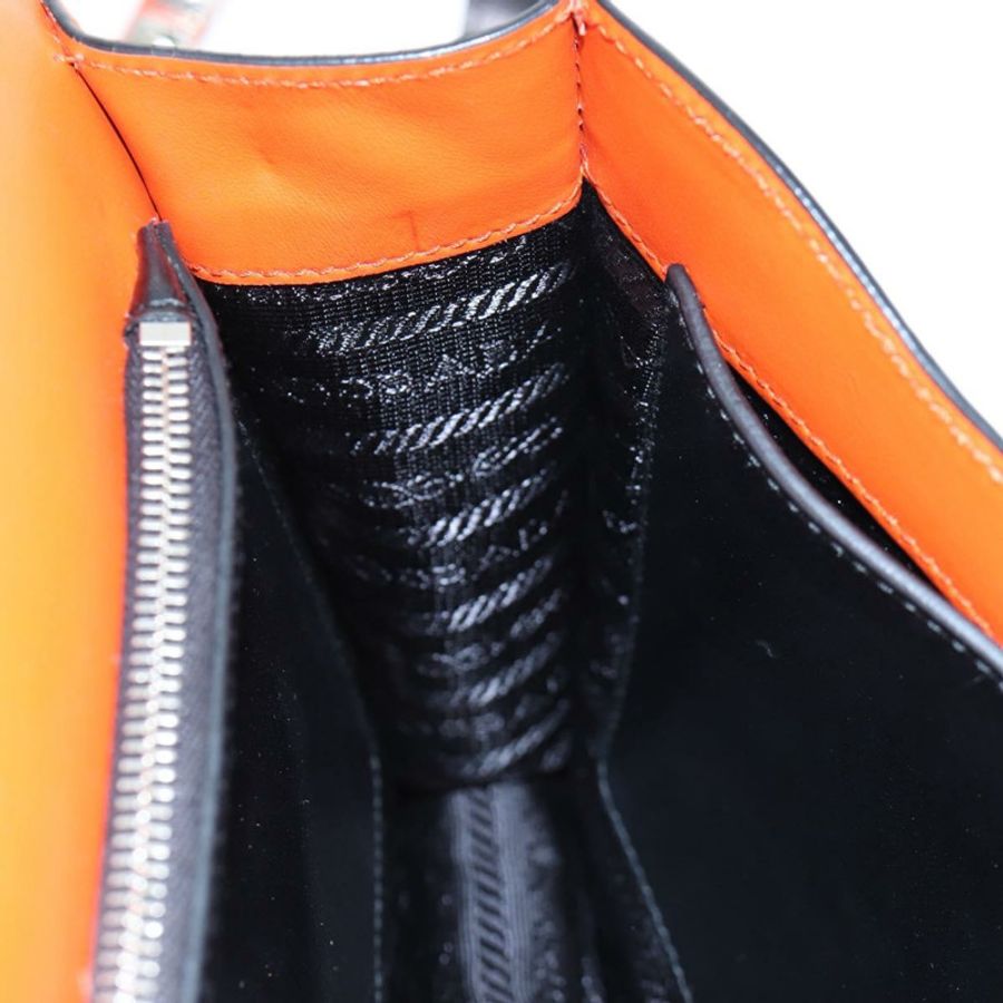 【日本直送】PRADA 橙色銀色皮革肩背包,貨號 190652M-22