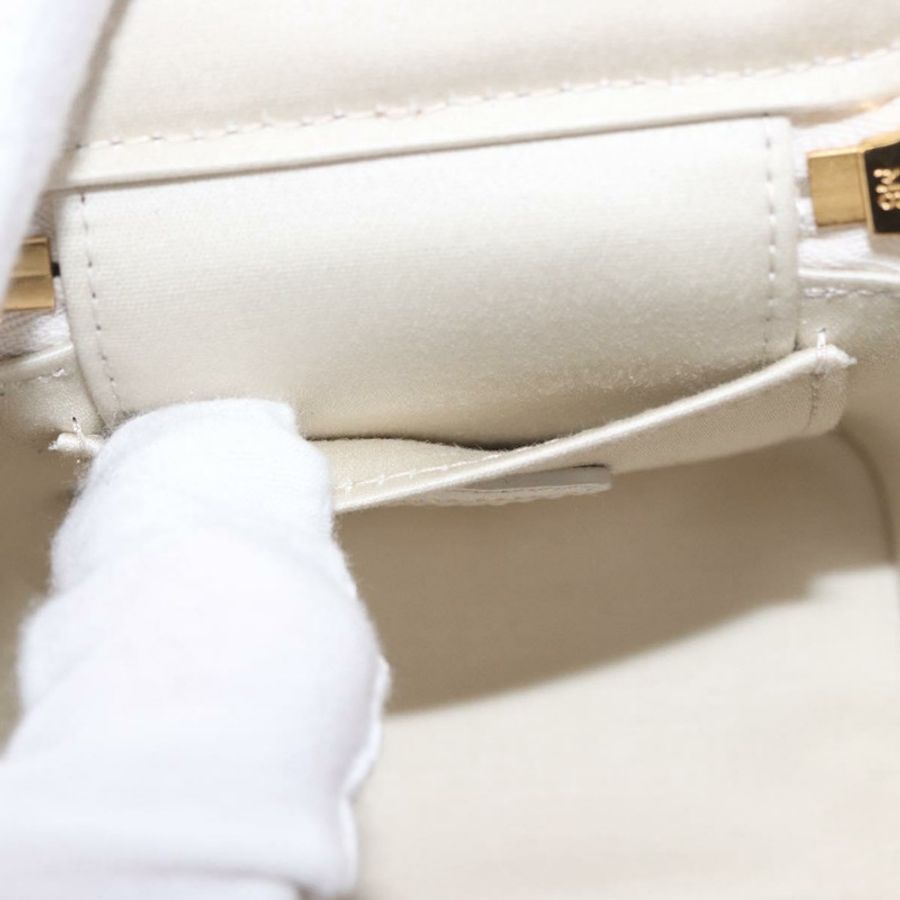 【日本直送】Miu Miu Matelasse Micro Bag Vanity Shoulder Bag Leather White Gold Auth 191450SM-10