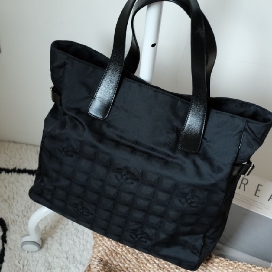 CHANEL Vintage New Travel Line 老佛爺時代經典 黑色雙 C 緹花大容量尼龍托特包-0