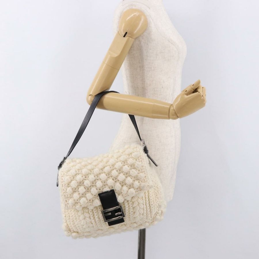 【日本直送】FENDI Mamma Baguette 肩背包 羊毛 白色 黑色 正品 am12117SAV-26