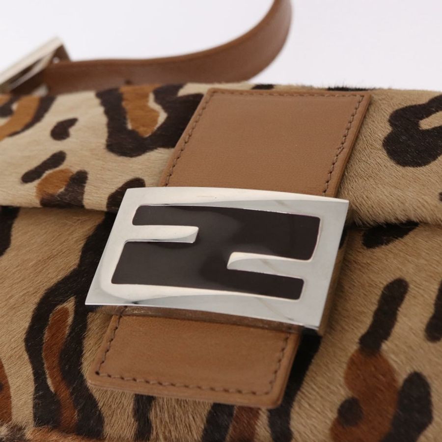 【日本直送】FENDI 豹紋 Mamma Baguette 手袋,Harako 皮革,米色/銀色,正品 am12111SM-17