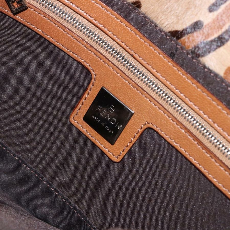 【日本直送】FENDI 豹紋 Mamma Baguette 手袋,Harako 皮革,米色/銀色,正品 am12111SM-20