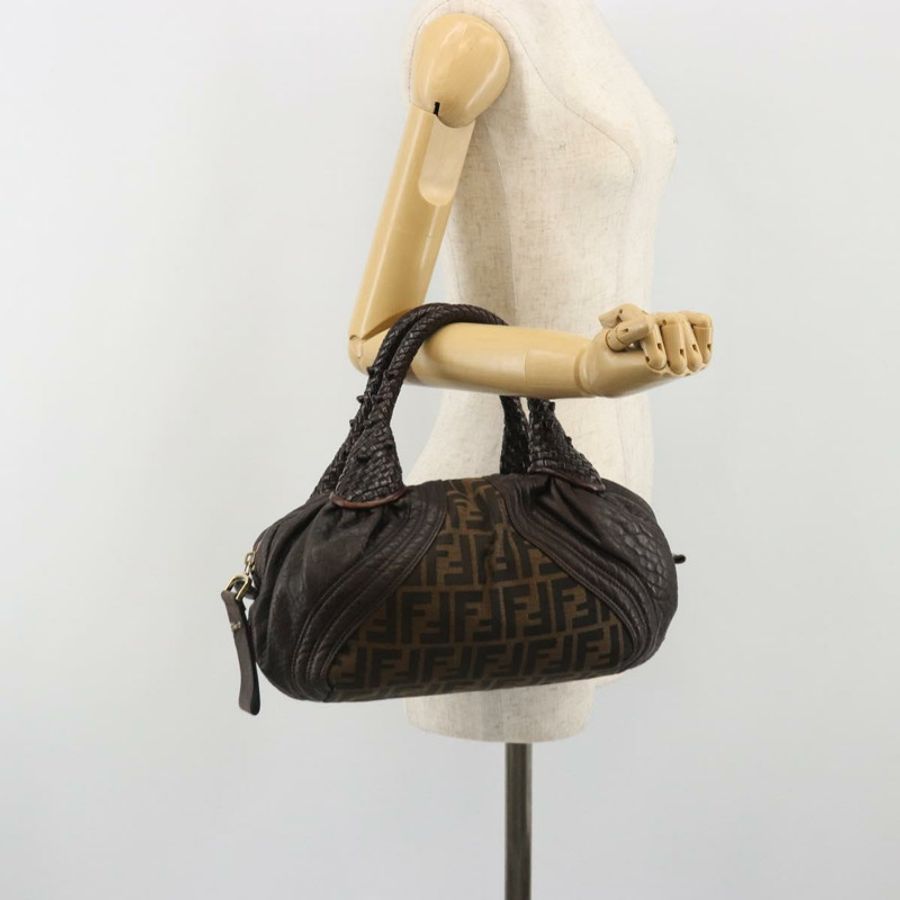 【日本直送】FENDI Zucca帆布間諜包肩包棕色黑色正品 185160V-22