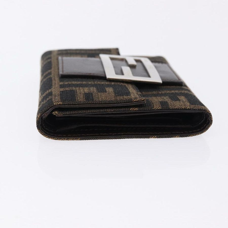 【日本直送】FENDI Zucca 帆布 Mamma Baguette 皮夾黑棕色正品 193019V-3