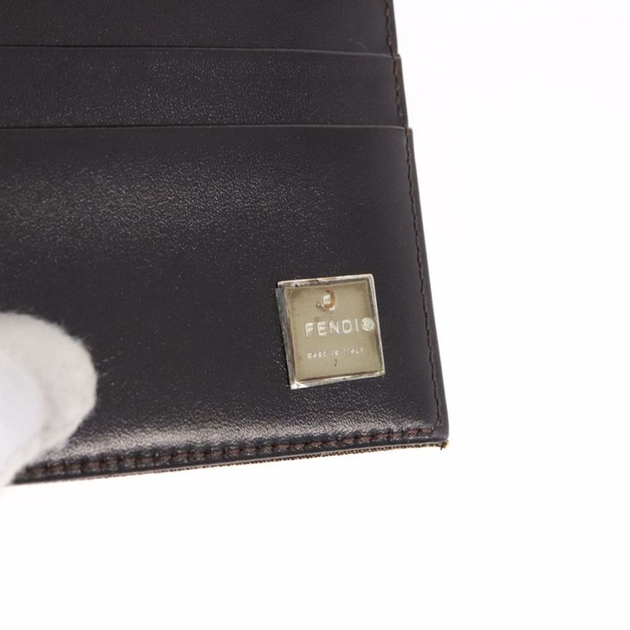 【日本直送】FENDI Zucca 帆布 Mamma Baguette 皮夾黑棕色正品 193019V-8