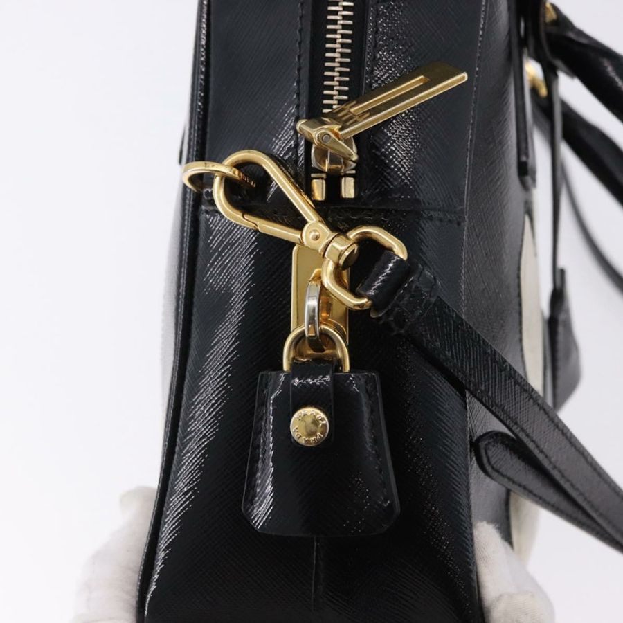 【日本直送】PRADA 手提包 Saffiano 皮革 2way 黑色 金色飾品 Auth 192692A-18