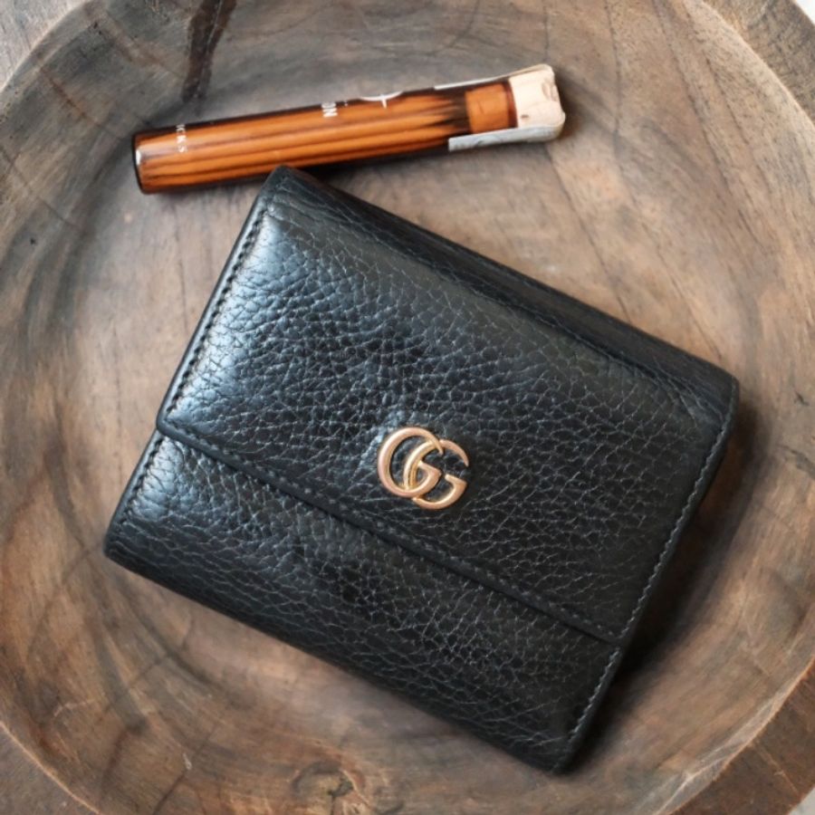 GUCCI GG Marmont 黑色荔枝紋牛皮三折拉鍊短夾-6