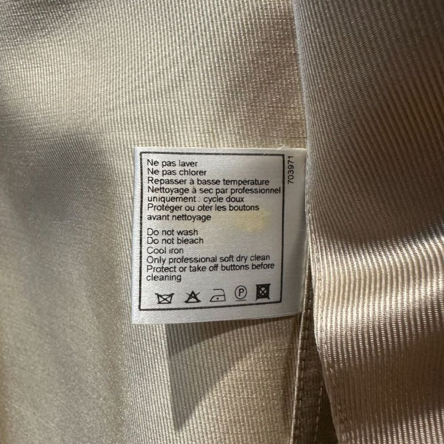 【美收精品】CHANEL 米色絲綢雙排扣風衣 C-703【隔月月中將轉賣至日本 上架期限30天】-4