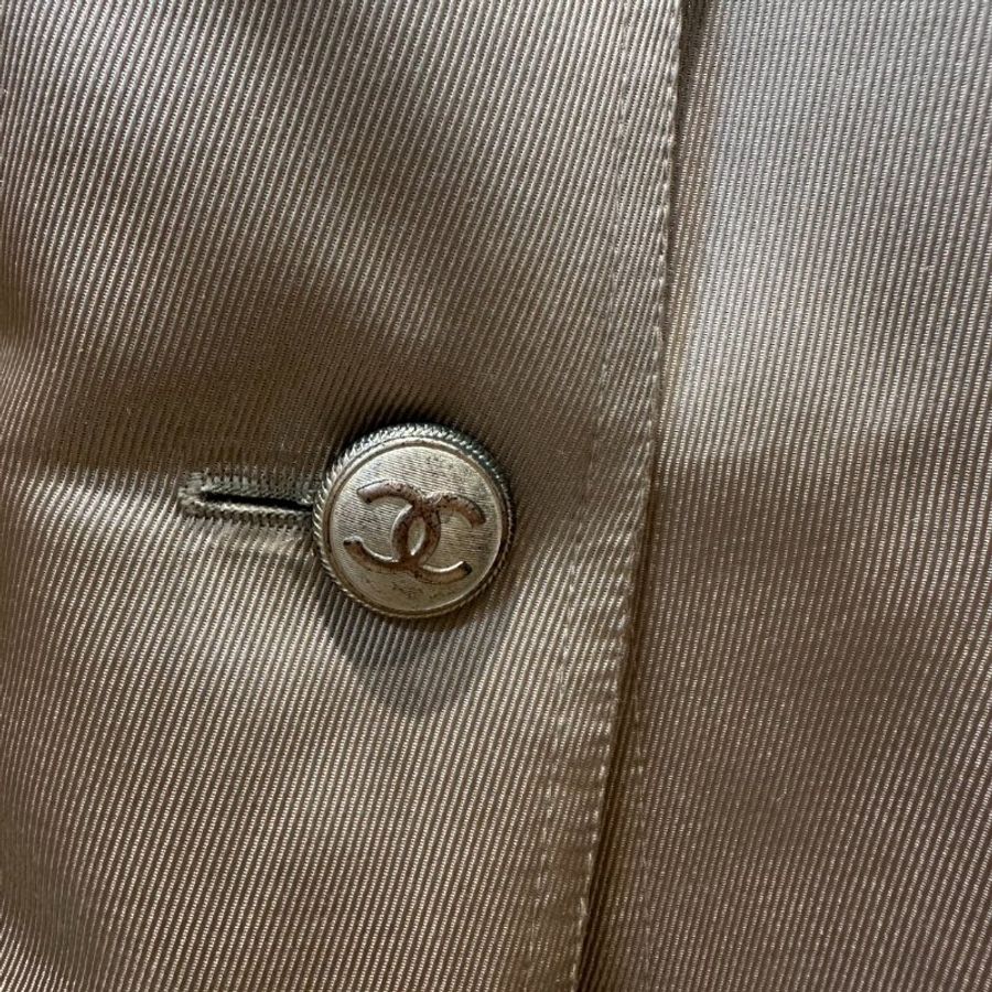 【美收精品】CHANEL 米色絲綢雙排扣風衣 C-703【隔月月中將轉賣至日本 上架期限30天】-8