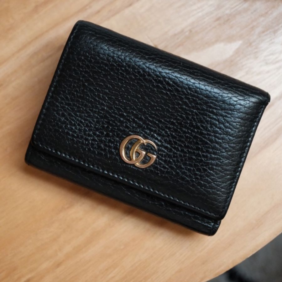 Gucci Petite Marmont 復古小雙G 黑色荔枝紋牛皮三折短夾-0