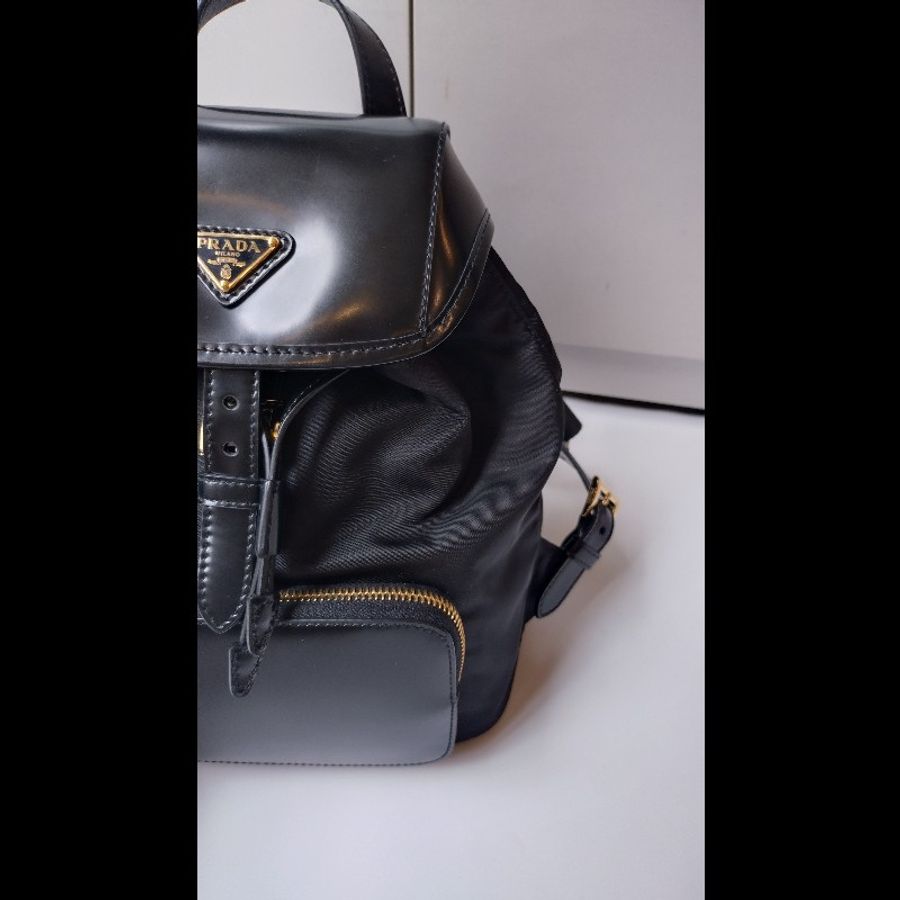 Prada 新款再生尼龍布+皮革黑色後背包-6