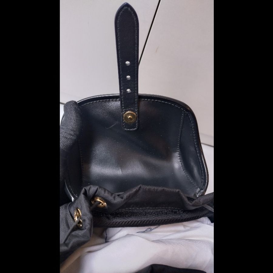 Prada 新款再生尼龍布+皮革黑色後背包-17