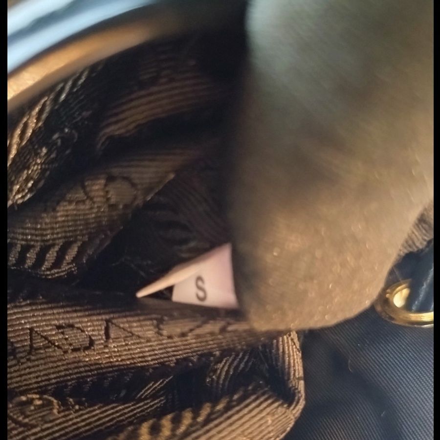 Prada 新款再生尼龍布+皮革黑色後背包-18