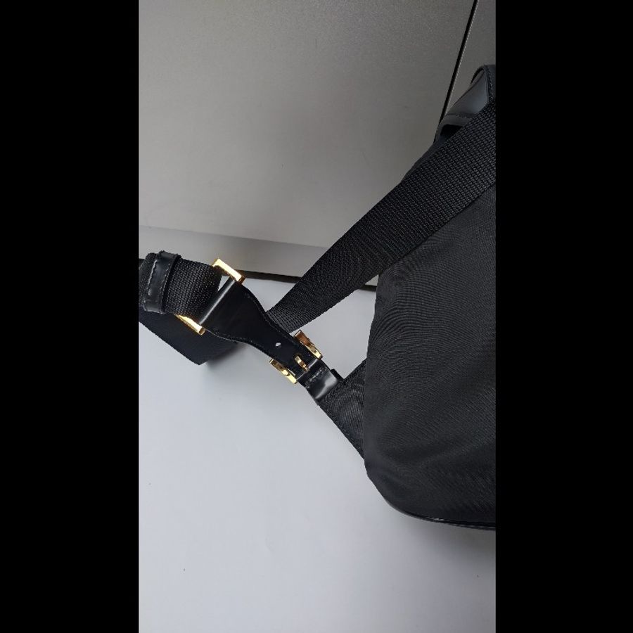 Prada 新款再生尼龍布+皮革黑色後背包-24