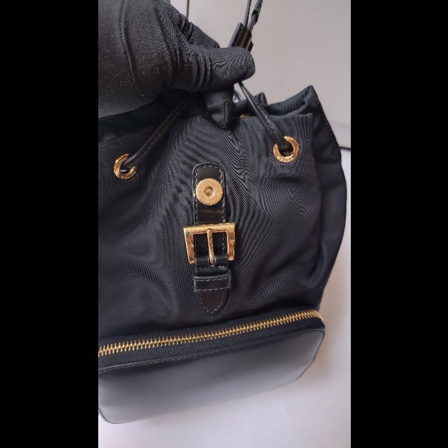 Prada 新款再生尼龍布+皮革黑色後背包-25