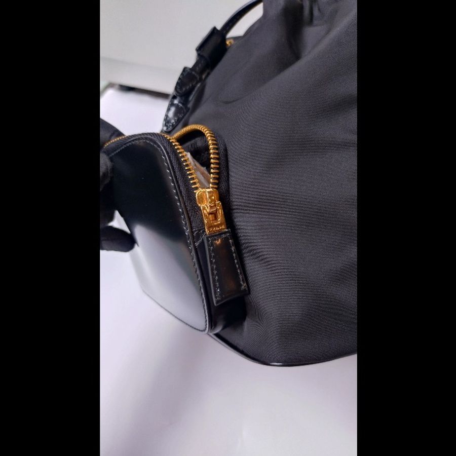 Prada 新款再生尼龍布+皮革黑色後背包-26